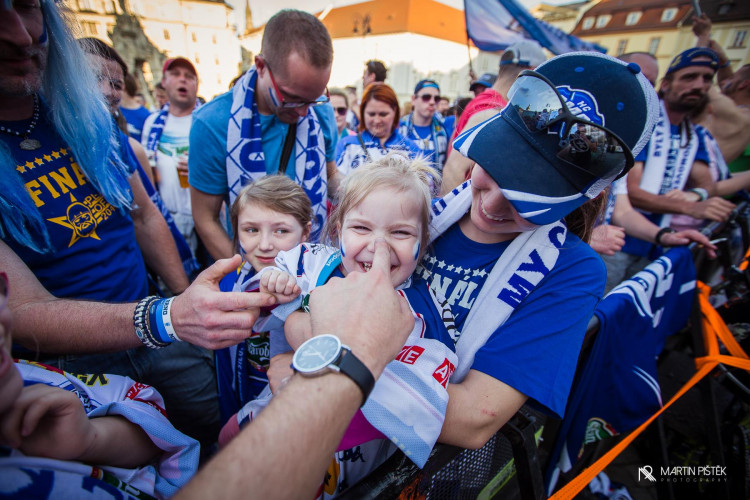 Modrobílá radost na Zelňáku optikou Martina Pištěka