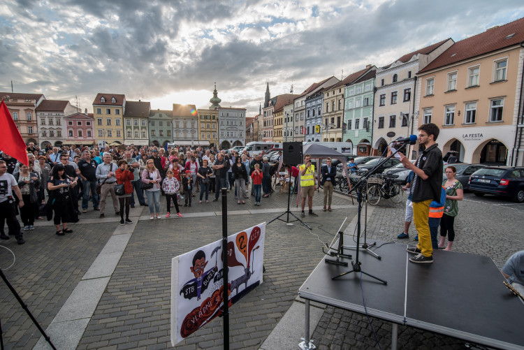 Protest proti plíživé totalitě ANO