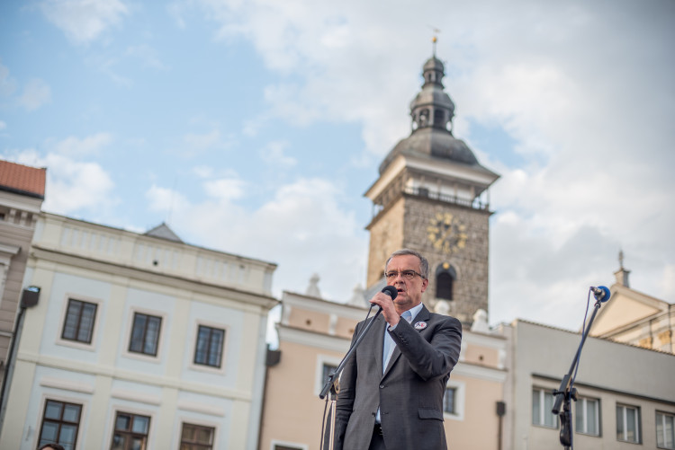 Protest proti plíživé totalitě ANO