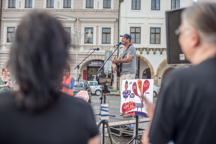 Protest proti plíživé totalitě ANO