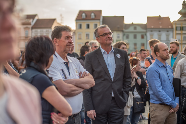 Protest proti plíživé totalitě ANO