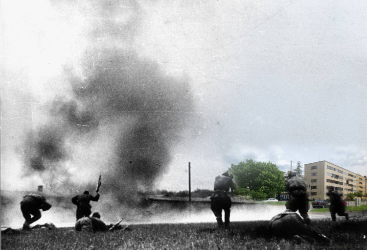 Hitler v současných brněnských ulicích a rozbombardované Brno, Autoři: Michal Doležel Pavla Voborník Kačírková, Lenka Křikavová