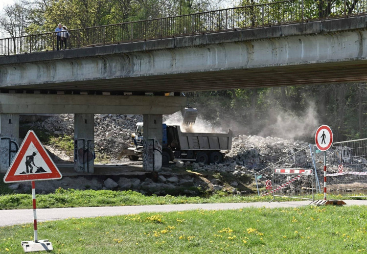 Rekonstrukce mostu dálničního přivaděče