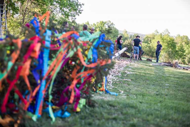 Stavění májky v Chlumci 2018