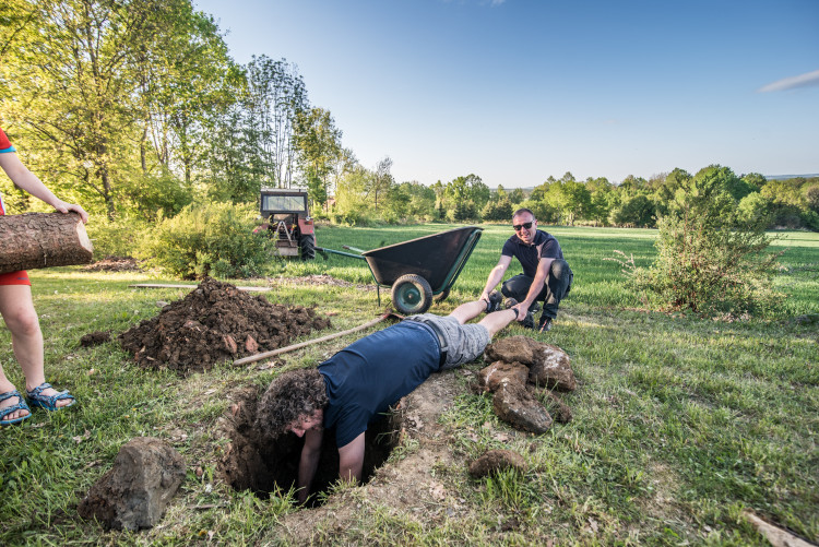 Stavění májky v Chlumci 2018