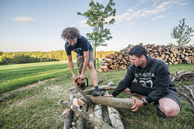 Stavění májky v Chlumci 2018