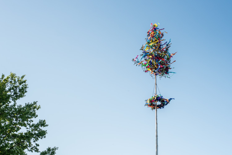 Stavění májky v Chlumci 2018