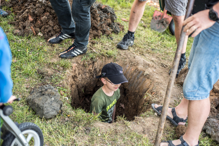 Stavění májky v Chlumci 2018