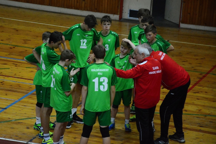 FOTO: V hradecké hale Slavia se konalo žákovské volejbalové MČR
