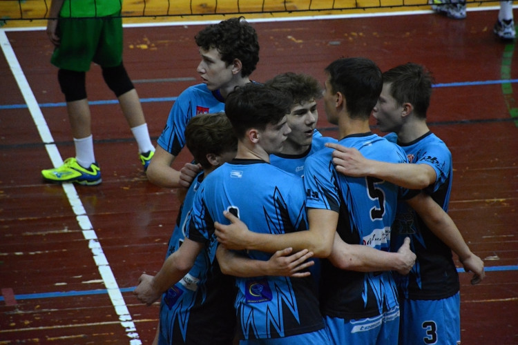 FOTO: V hradecké hale Slavia se konalo žákovské volejbalové MČR