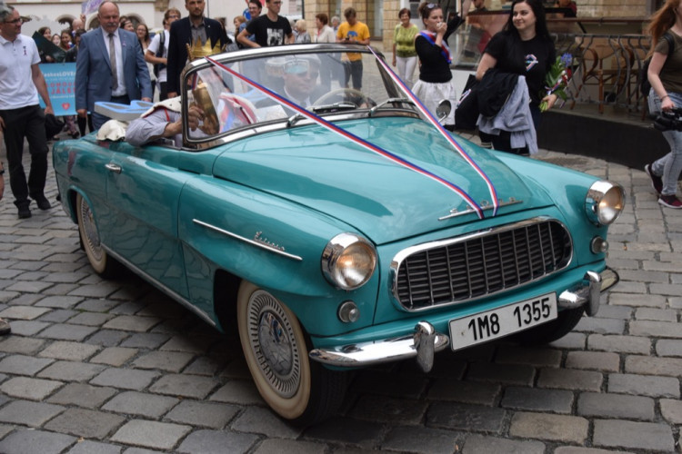 David Koller byl na Horním náměstí korunován králem letošního majálesu