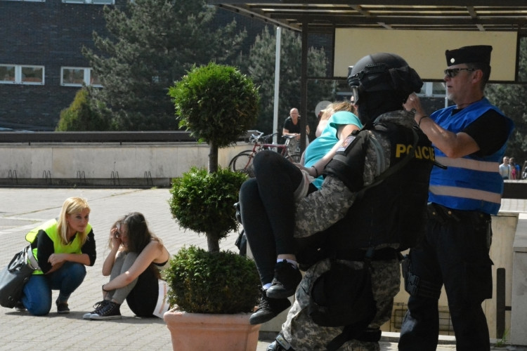 FOTO: Do Kongresového centra Aldis vnikli teroristé. Naštěstí jen v rámci cvičení