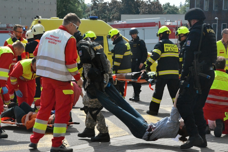 FOTO: Do Kongresového centra Aldis vnikli teroristé. Naštěstí jen v rámci cvičení