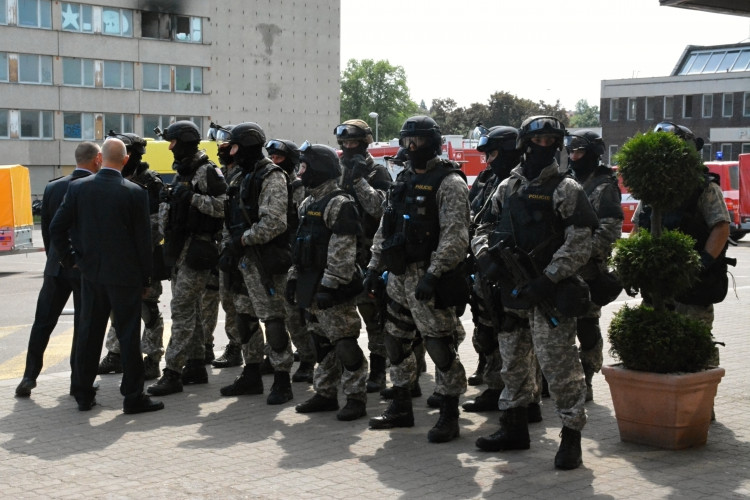 FOTO: Do Kongresového centra Aldis vnikli teroristé. Naštěstí jen v rámci cvičení