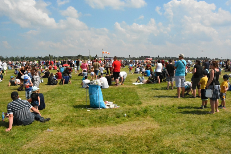 OBRAZEM: Hradecké nebe o víkendu ovládly vrtulníky