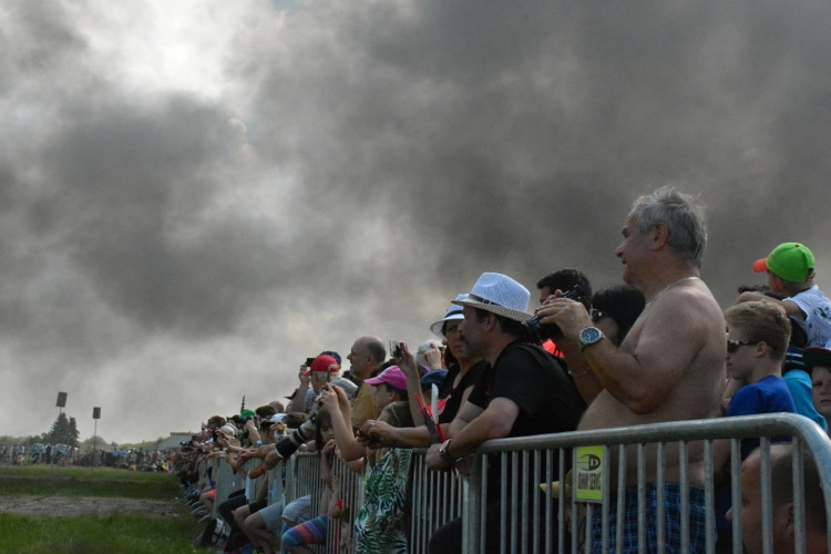 OBRAZEM: Hradecké nebe o víkendu ovládly vrtulníky