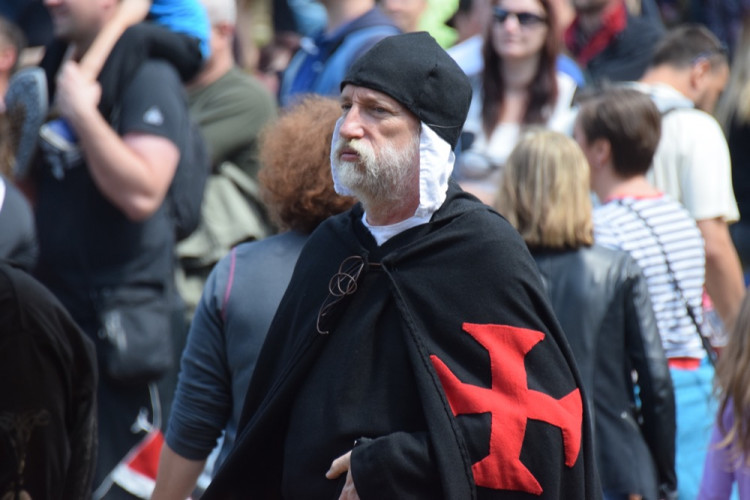 FOTOGALERIE: Středověká společnost ovládla Helfštýn. Podívejte se na fotky z prvního dne festivalu