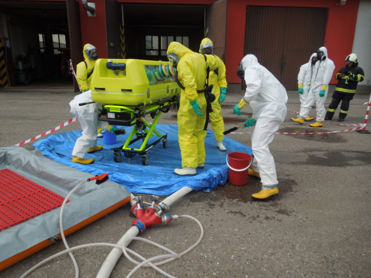 Cvičení s biohazard týmem