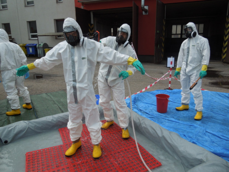 Cvičení s biohazard týmem