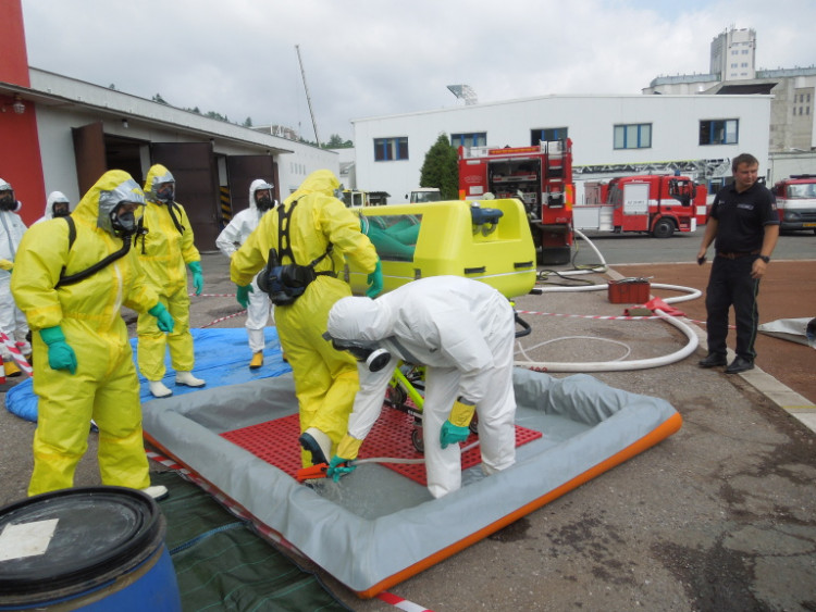 Cvičení s biohazard týmem