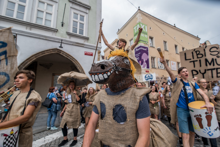 Králem Budějovického Majálesu se stal Martin Picek z Gymnázia J. V. Jirsíka
