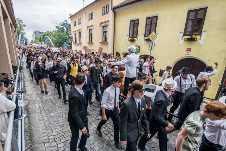Králem Budějovického Majálesu se stal Martin Picek z Gymnázia J. V. Jirsíka