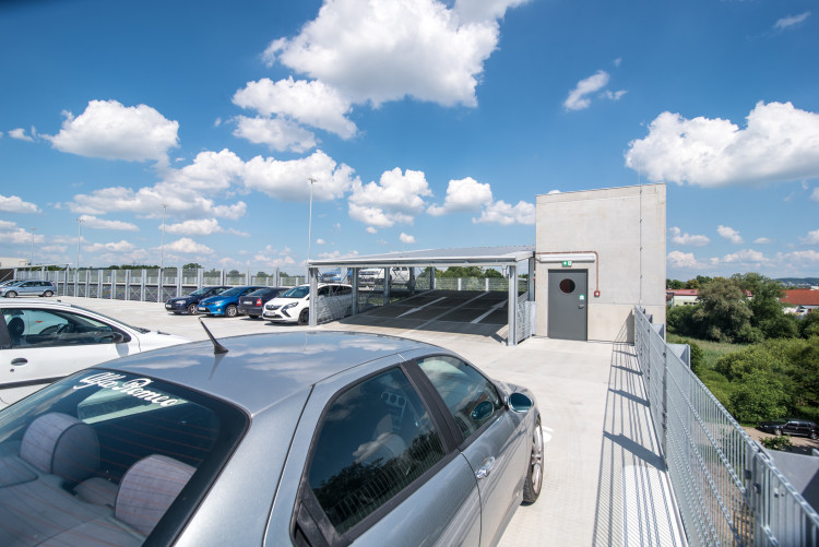 Otevření parkovacího domu a zahájení stavby vývojového centra společnosti Robert Bosch