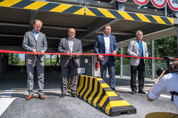 Otevření parkovacího domu a zahájení stavby vývojového centra společnosti Robert Bosch
