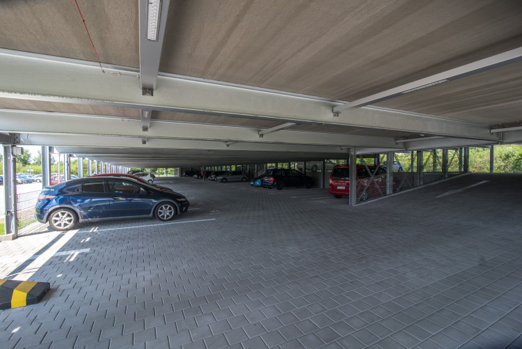 Otevření parkovacího domu a zahájení stavby vývojového centra společnosti Robert Bosch