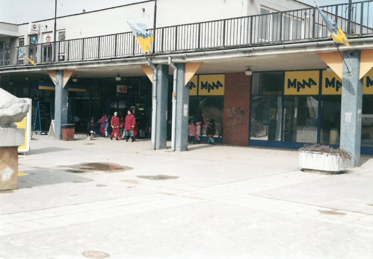 První supermarket v ČR - jihlavská Mana