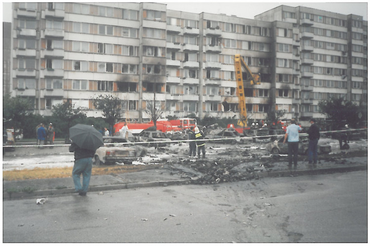 Pád stíhaček na sídliště Vltava