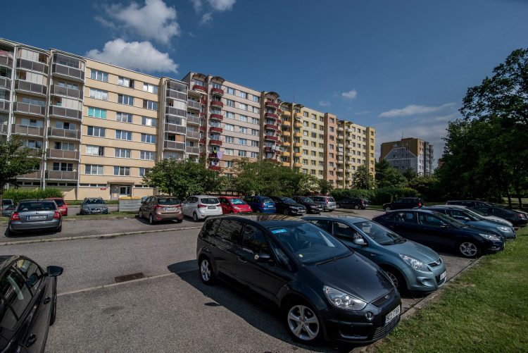 Pád stíhaček na sídliště Vltava