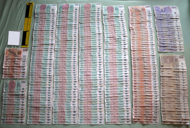 Při zásahu byla zadržena i finanční hotovost ve výši jeden milion korun.