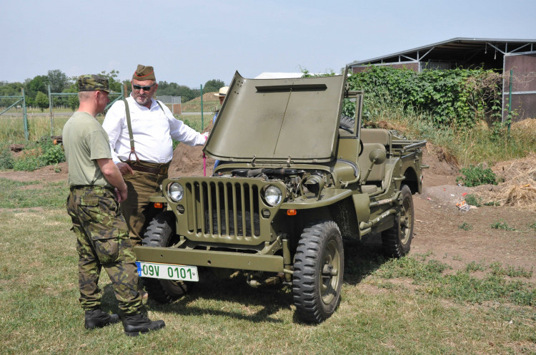 Olomoučtí baseballisté uctili válečné veterány, dorazil i pětadevadesátiletý generál Emil Boček