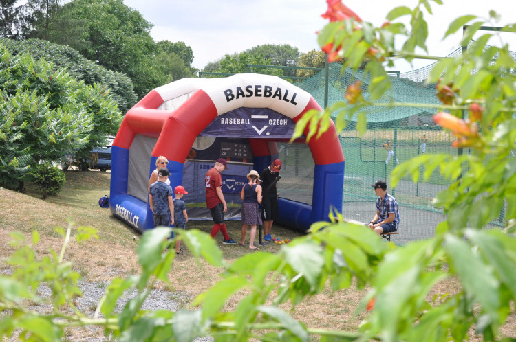 Olomoučtí baseballisté uctili válečné veterány, dorazil i pětadevadesátiletý generál Emil Boček