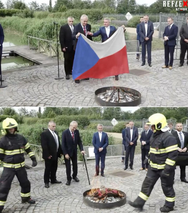 Internetové vtípky na prezidentovo veřejné pálení trenýrek