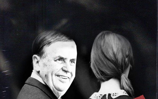 FOTO: Internetové vtípky na prezidentovo veřejné pálení trenýrek