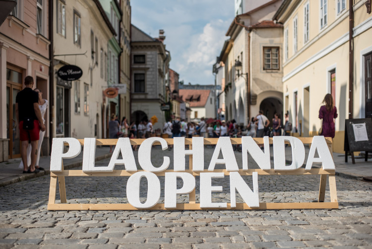 Plachanda open