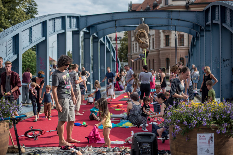 Na Zlatém mostě mohly děti vyzkoušet své dovednosti. 