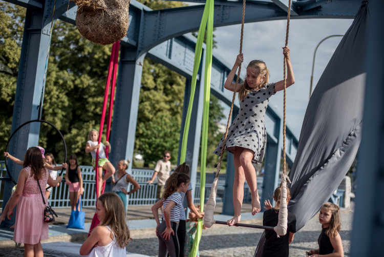Na Zlatém mostě mohly děti vyzkoušet své dovednosti. 