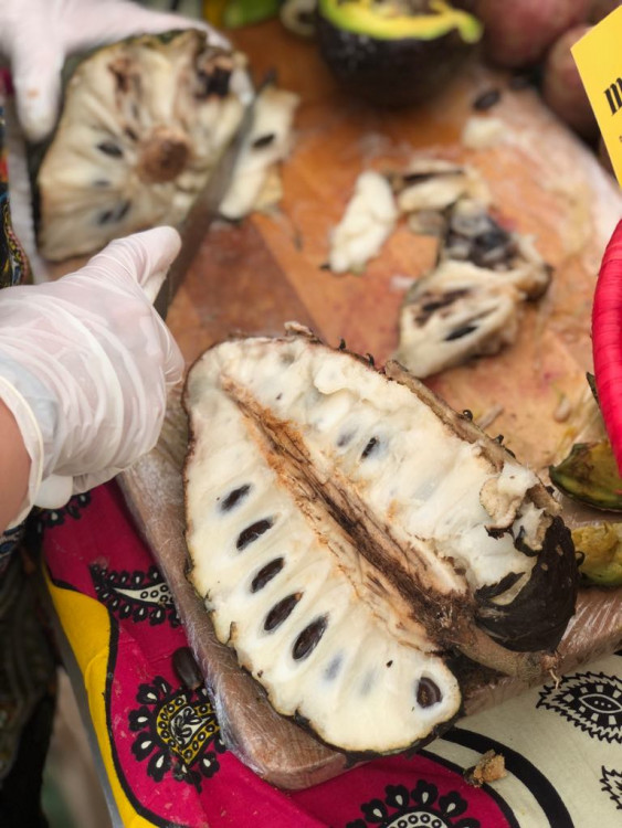 Jackfruit, baby banány nebo drink z cukrové křtiny. Olomoučané v neděli ochutnávali Afriku