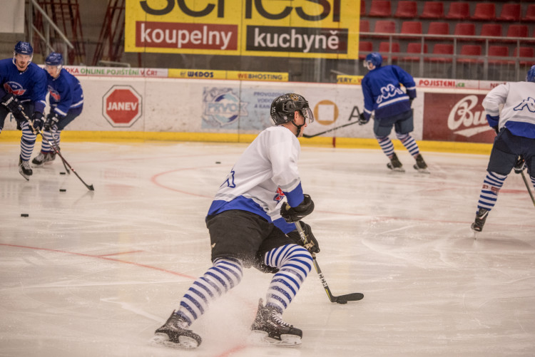 První trénink hokejistů Motoru na ledě při přípravě na sezonu 2018/2019