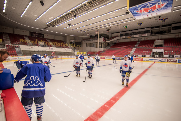První trénink hokejistů Motoru na ledě při přípravě na sezonu 2018/2019