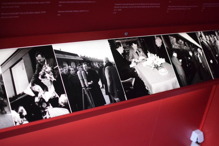 FOTO/VIDEO: Prezidentský vlak je v Olomouci, podívejte se do jeho útrob