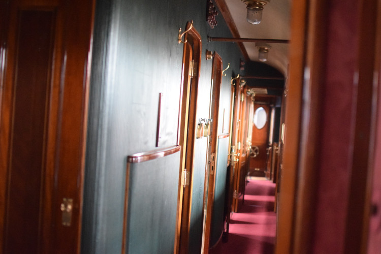 FOTO/VIDEO: Prezidentský vlak je v Olomouci, podívejte se do jeho útrob