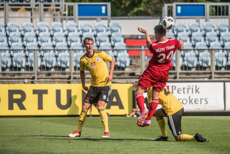 Paráda na úvod, Dynamo porazilo Třinec.