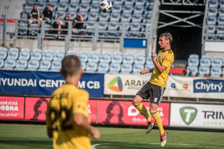 Paráda na úvod, Dynamo porazilo Třinec.