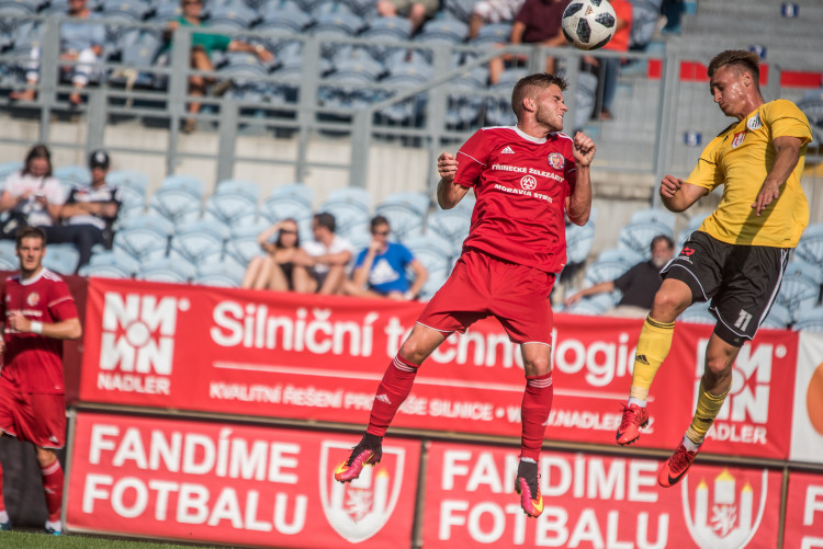 Paráda na úvod, Dynamo porazilo Třinec.