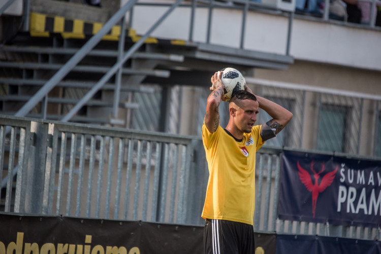 Paráda na úvod, Dynamo porazilo Třinec.