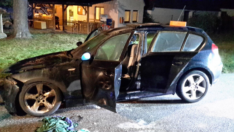 Požár automobilu v Pašínovicích.